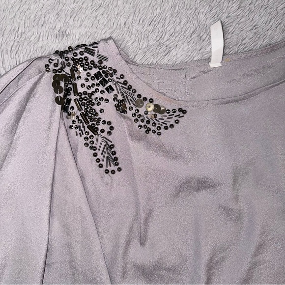One sleeve beaded top - Picture 7 of 12
